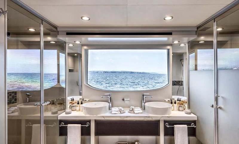 Dolce Lux Yacht | 110 FT