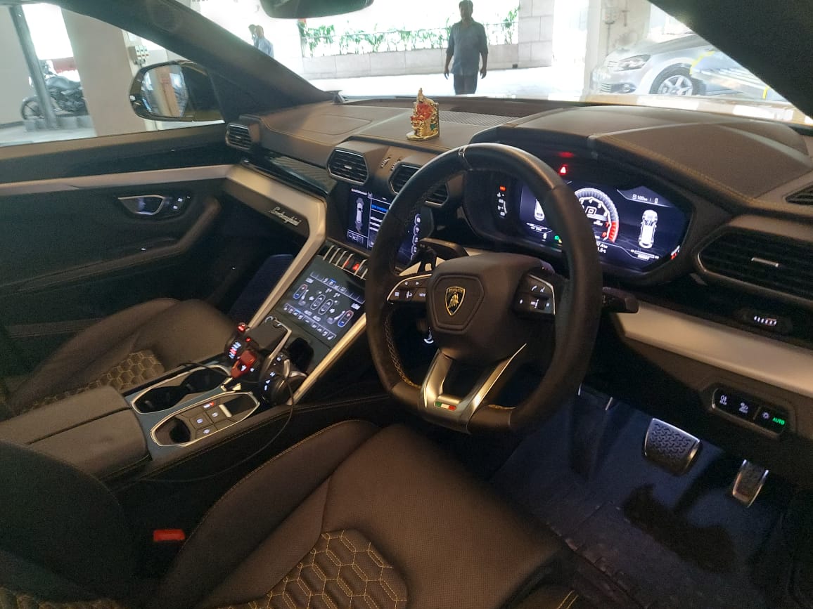 Lamborghini Urus Pearl Capsule